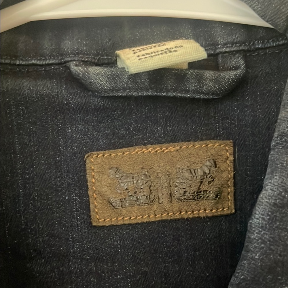 Classic Denim Jacket - Picture 4 of 7